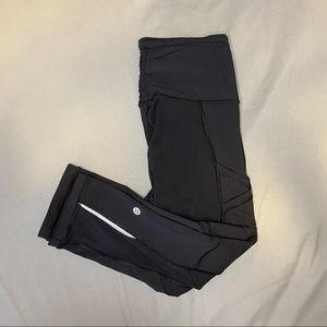 Lululemon Outrun 17” crop leggings